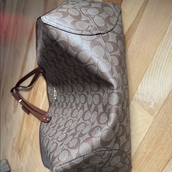 Coach F36658 Signature Reversible City Tote Gold/Khaki/Saddle NWOT gorgeous - Picture 3 of 6